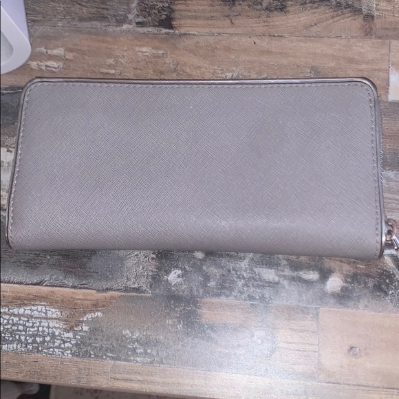 Michael Kors wallet - Picture 3 of 4